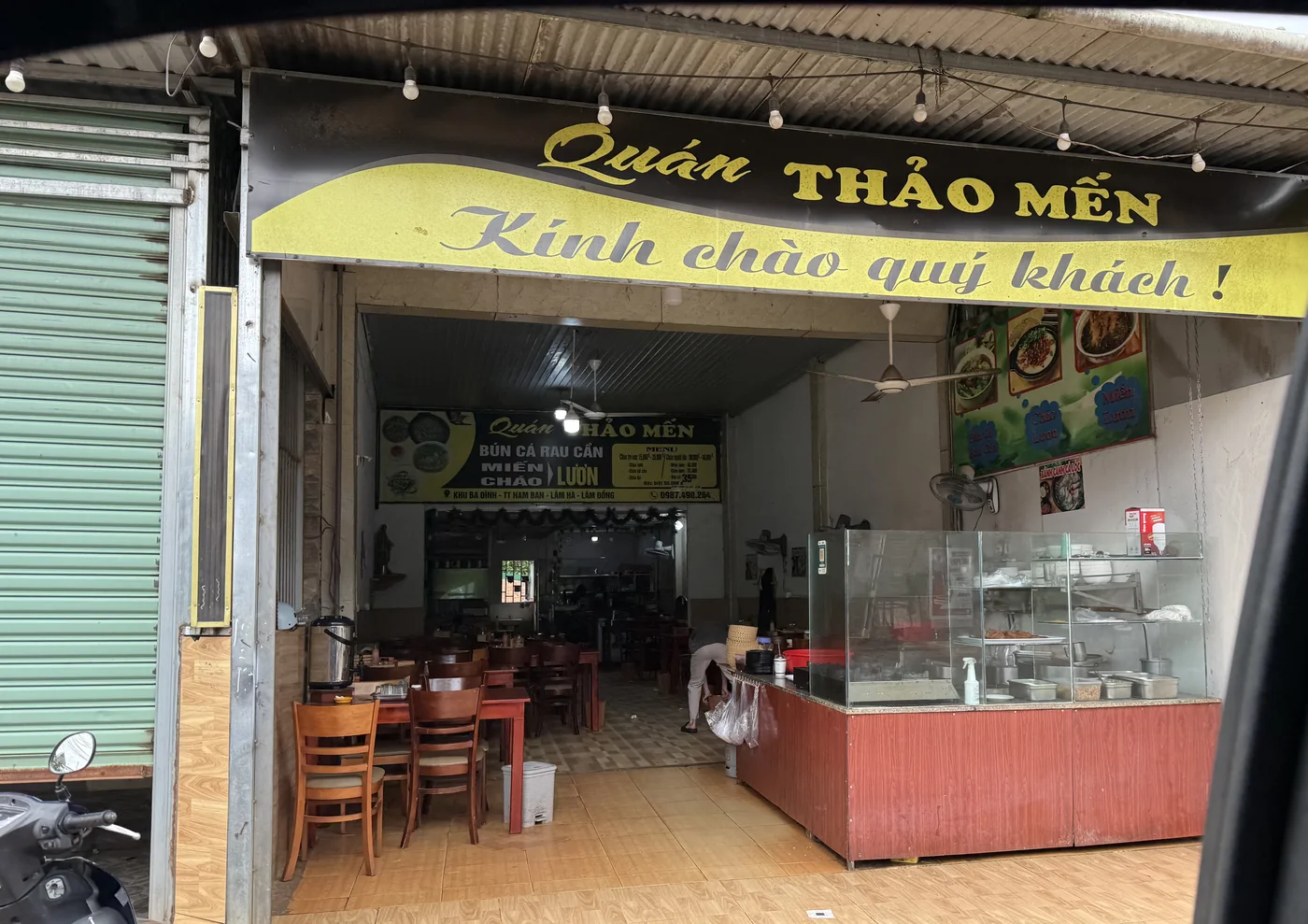 Quán bún cá Thảo Mến ở khu Ba Đình, Nam Ban, gần Chùa Linh Ẩn